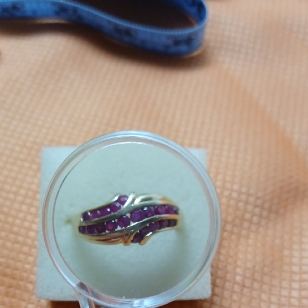 Elegant Gold and Purple Women's Ring